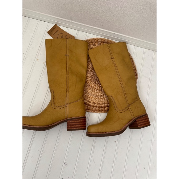 NWT Frye and Co Campus Style Boots Banana 9 - Picture 8 of 9